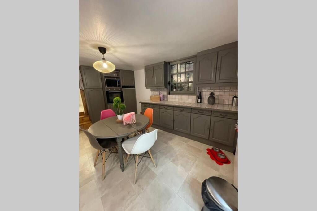 Appartement «La Vie Est Belle» Au Coeur De Sézanne מראה חיצוני תמונה