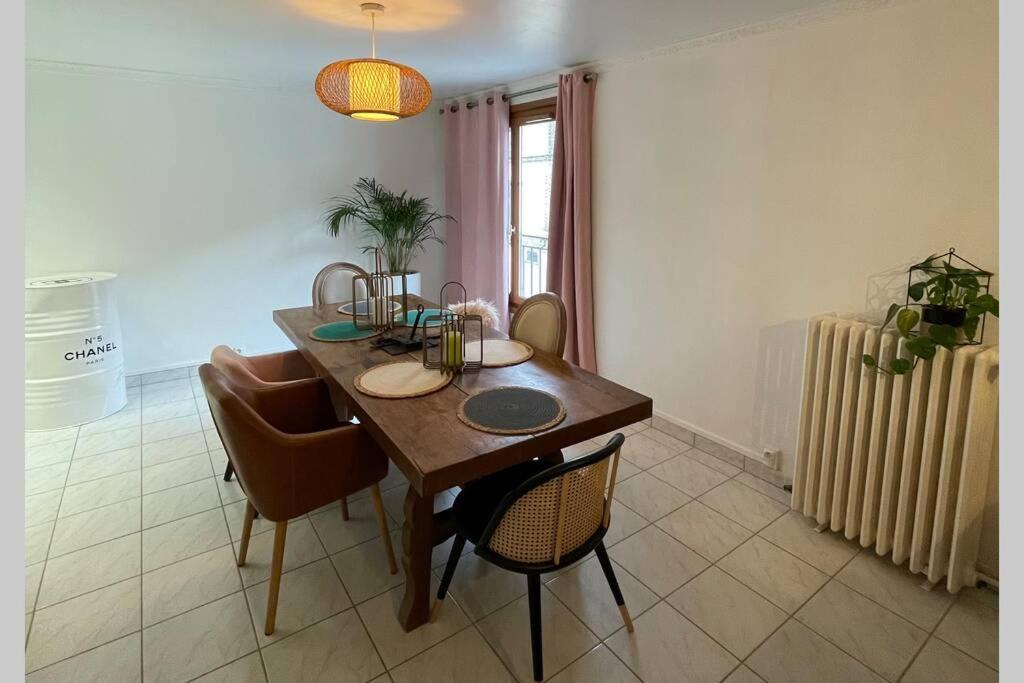 Appartement «La Vie Est Belle» Au Coeur De Sézanne מראה חיצוני תמונה